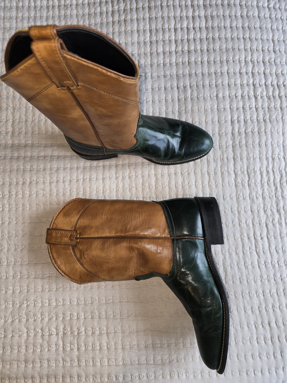 Laredo Two-Tone Green and Tan Leather Roper Western Heeled Boots. Barely Worn! - Picture 6 of 9